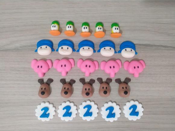 Aplique de pasta americana Pocoyo para brigadeiros/trufas
