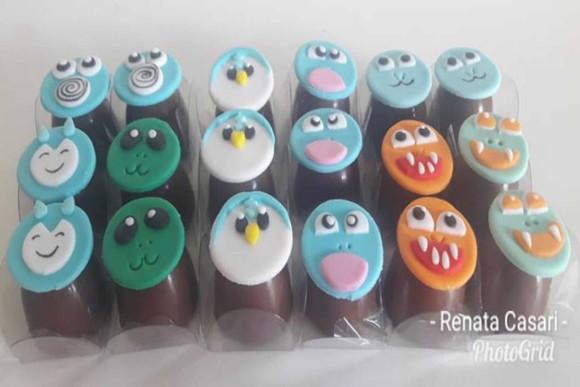 Aplique de pasta americana para cakepop/brigadeiro Pokemon