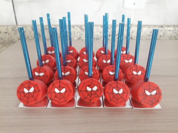 Aplique pasta americana Homem Aranha para cakepop/brigadeiro