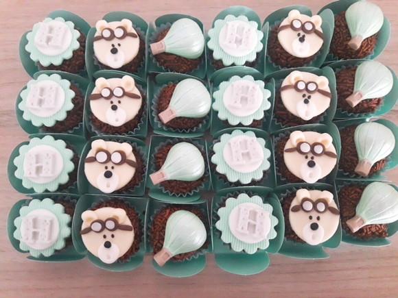 Apliques de pasta americana urso baloeiro para brigadeiros
