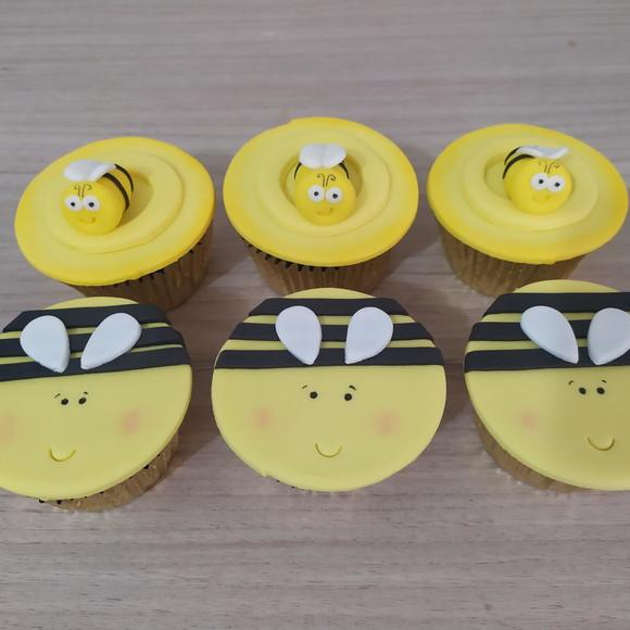 Apliques em Pasta Americana Abelhinha para Cupcake