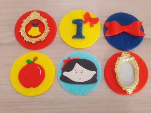 Aplique de pasta americana Branca de Neve para pirulito