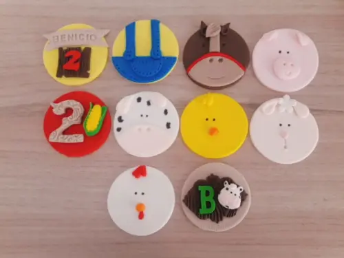 Aplique de pasta americana Fazendinha para pirulito/cupcake