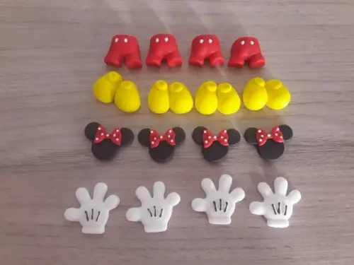 Aplique mickey e minnie em pasta americana para brigadeiros
