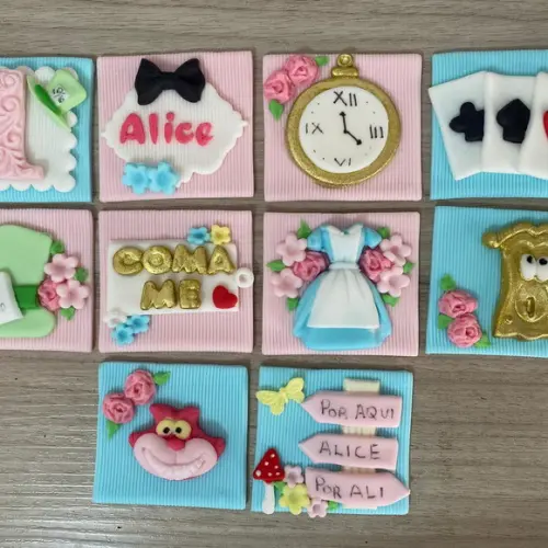 Aplique Pasta Americana Alice no País das Maravilhas