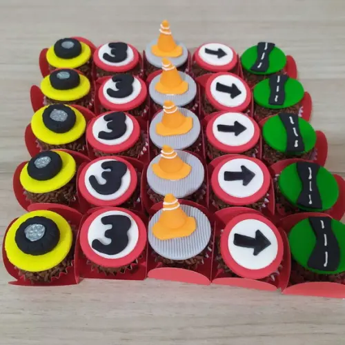 Aplique pasta americana Carros para brigadeiro/trufas