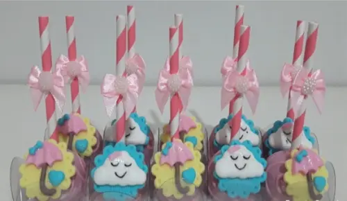Aplique pasta americana Chuva de Amor para brigadeiro