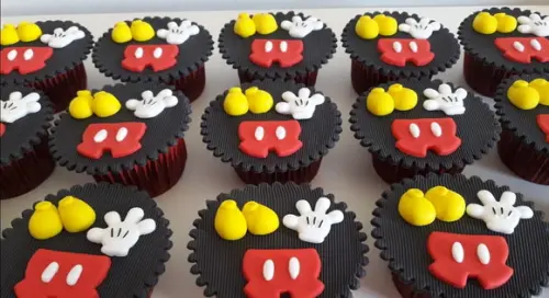 Aplique pasta americana Mickey para cupcake