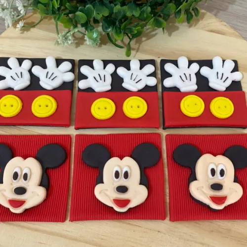 Aplique pasta americana Mickey para pão de mel