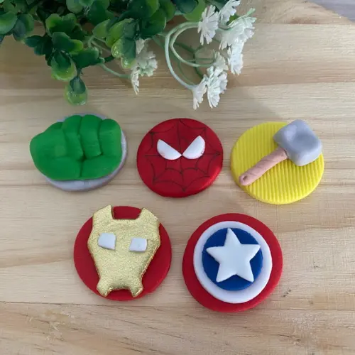 Aplique Pasta Americana Vingadores para Cakepop, Brigadeiros