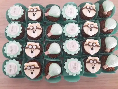Apliques de pasta americana urso baloeiro para brigadeiros