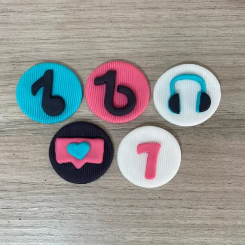 Apliques em Pasta Americana Tik Tok para Brigadeiros/trufas