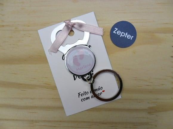 Chaveiro Abridor Pezinhos Maternidade Personalizado