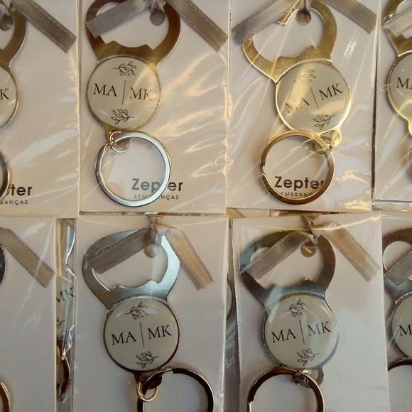 Lembrancinha de Bodas de Prata Chaveiro Abridor de Garrafa