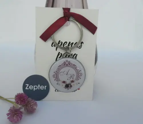 Chaveiro de Metal Brasão Marsala Casamento Personalizado