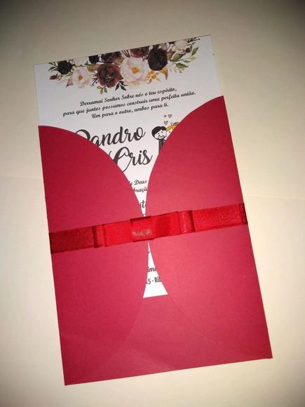 Convite de casamento vermelho com laço