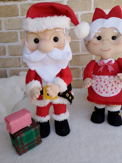 O casal mais amado do Natal pronto para abençoar o seu lar!