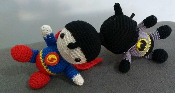 Amigurumi Batman ou Superman