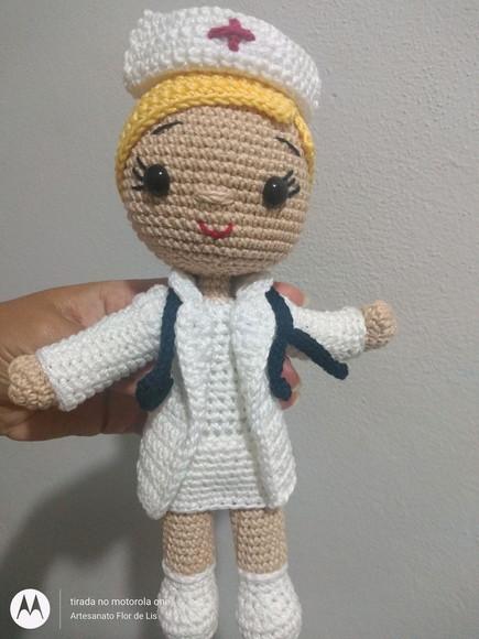Amigurumi Boneca Enfermeira