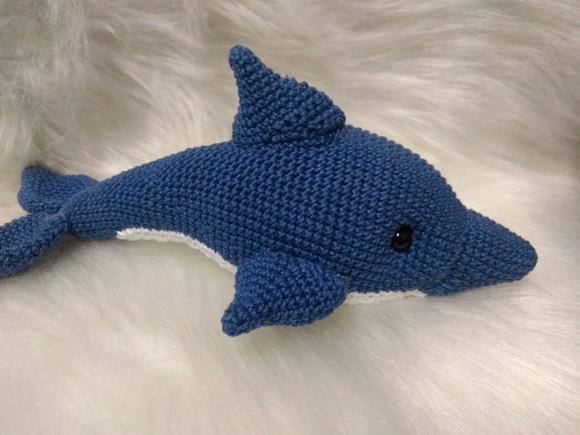 Amigurumi Golfinho feito de crochê
