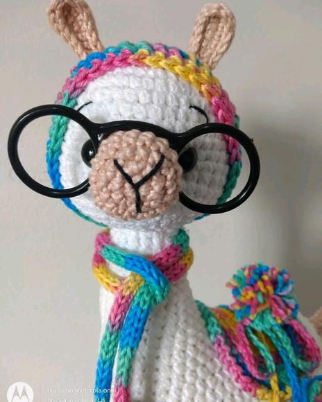 Amigurumi Lhama em Crochê com cachecol em Icord e pompom
