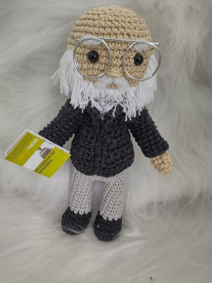 Amigurumi Paulo Freire - Crochê