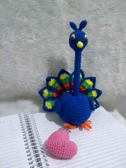 Amigurumi Pavão , porta caneta