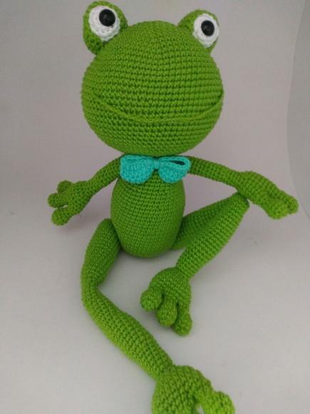 Amigurumi Sapo com alteres em Crochê