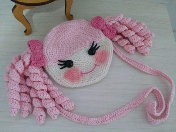 Bolsa infantil em croche Boneca