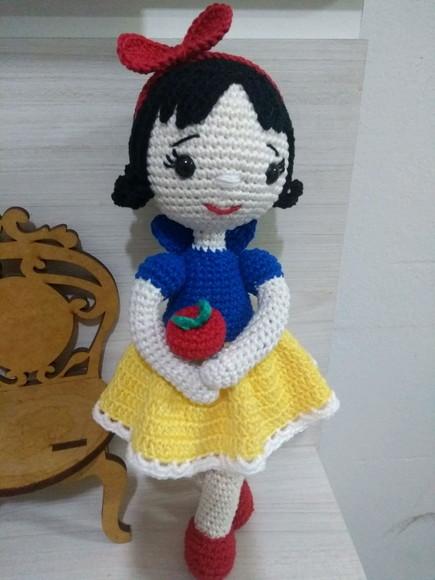 Boneca Branca de Neve em Crochê