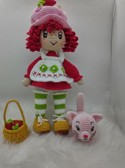 Boneca Moranguinho com Gatinho e Cestinha