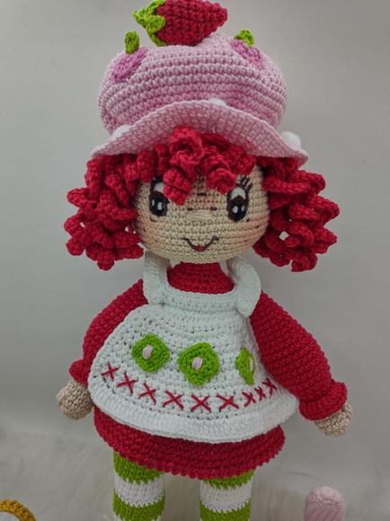 Boneca Moranguinho com Gatinho e Cestinha