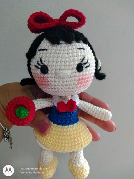 Boneca Pequena Branca de Neve