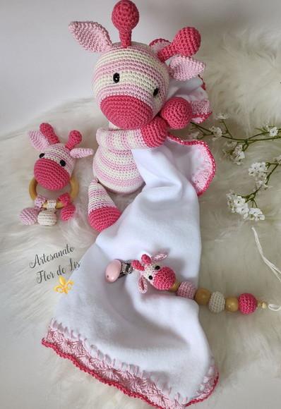 Kit Baby em Crochê com Naninha - Tema Girafa