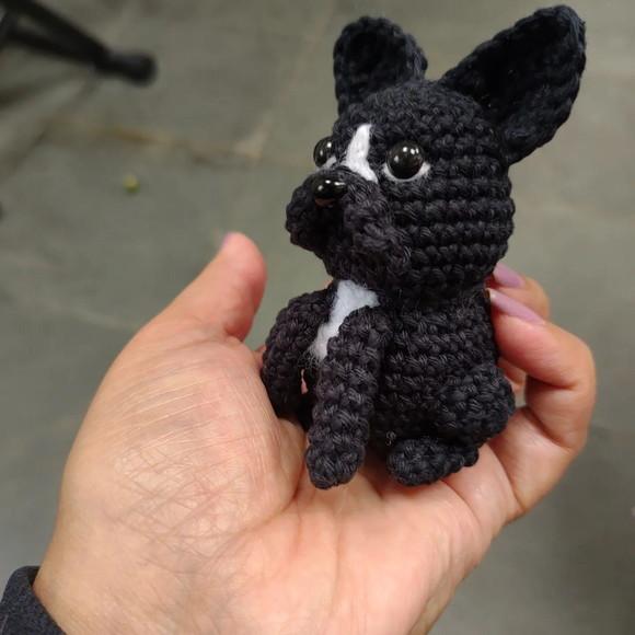 Mini Buldogue Francês - Amigurumi de Crochê