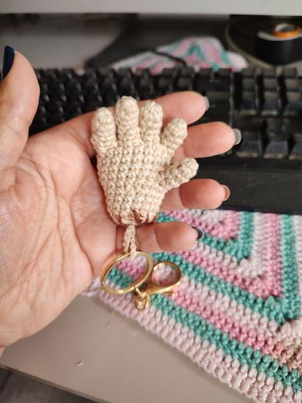 Mini Mãozinha de Crochê - Família Adams