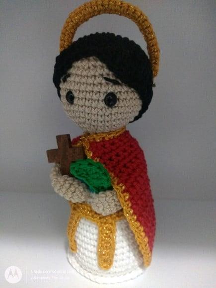 Santo Expedito em crochê Amigurumi