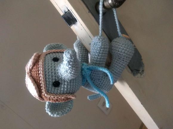 Segura Porta Mini Elefante em Amigurumi