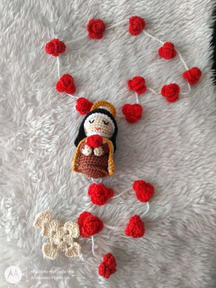 Terço de Crochê com Mini Santinha