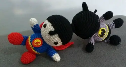 Amigurumi Batman ou Superman