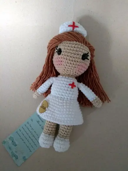 Amigurumi Boneca Enfermeira
