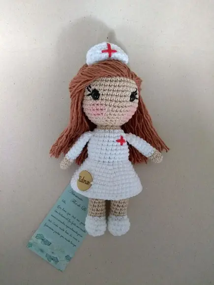 Amigurumi Boneca Enfermeira