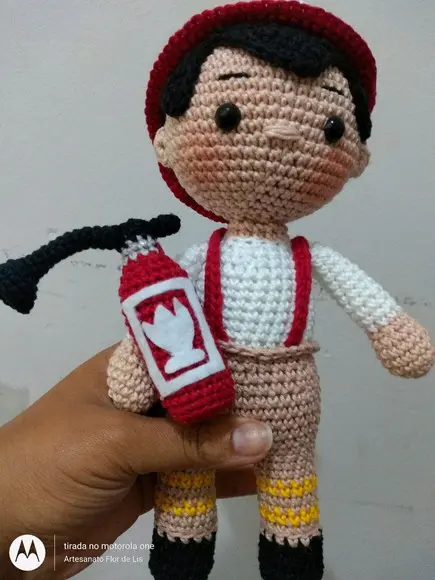 Amigurumi Chocalho Bombeiro