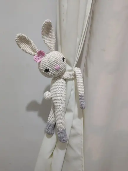 Amigurumi Coelha Menina - crochê