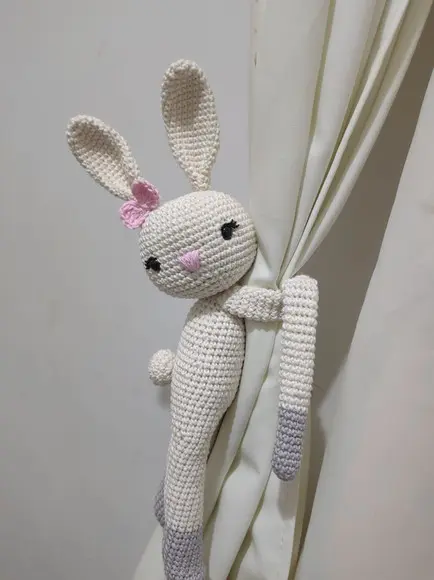 Amigurumi Coelha Menina - crochê