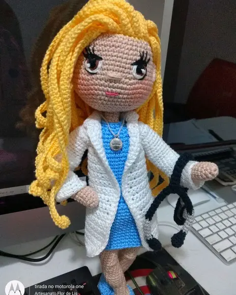 Amigurumi Profissões - Médica