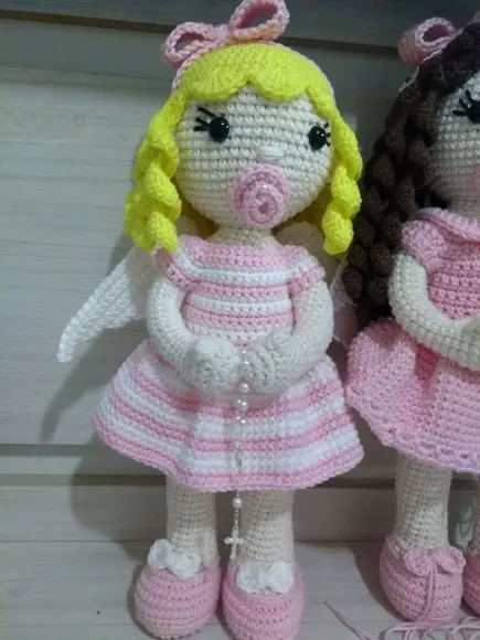 Boneca Angelis com Cachinhos