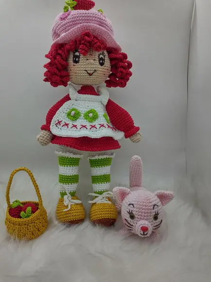 Boneca Moranguinho com Gatinho e Cestinha
