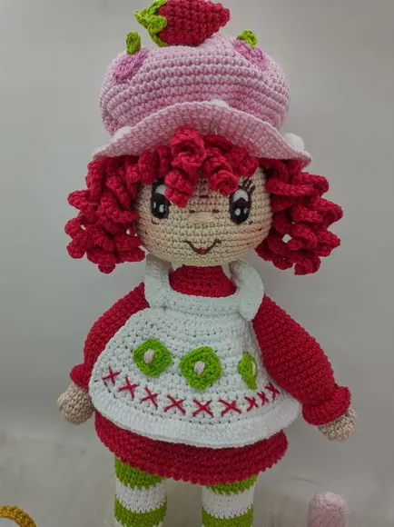 Boneca Moranguinho com Gatinho e Cestinha
