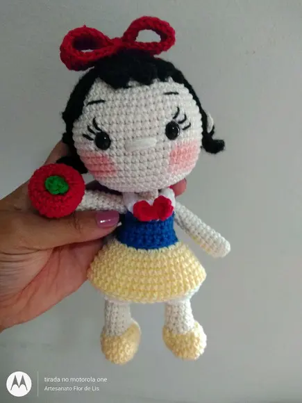 Boneca Pequena Branca de Neve